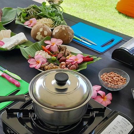 Indah Homestay And Cooking Classes Сенггиги Экстерьер фото