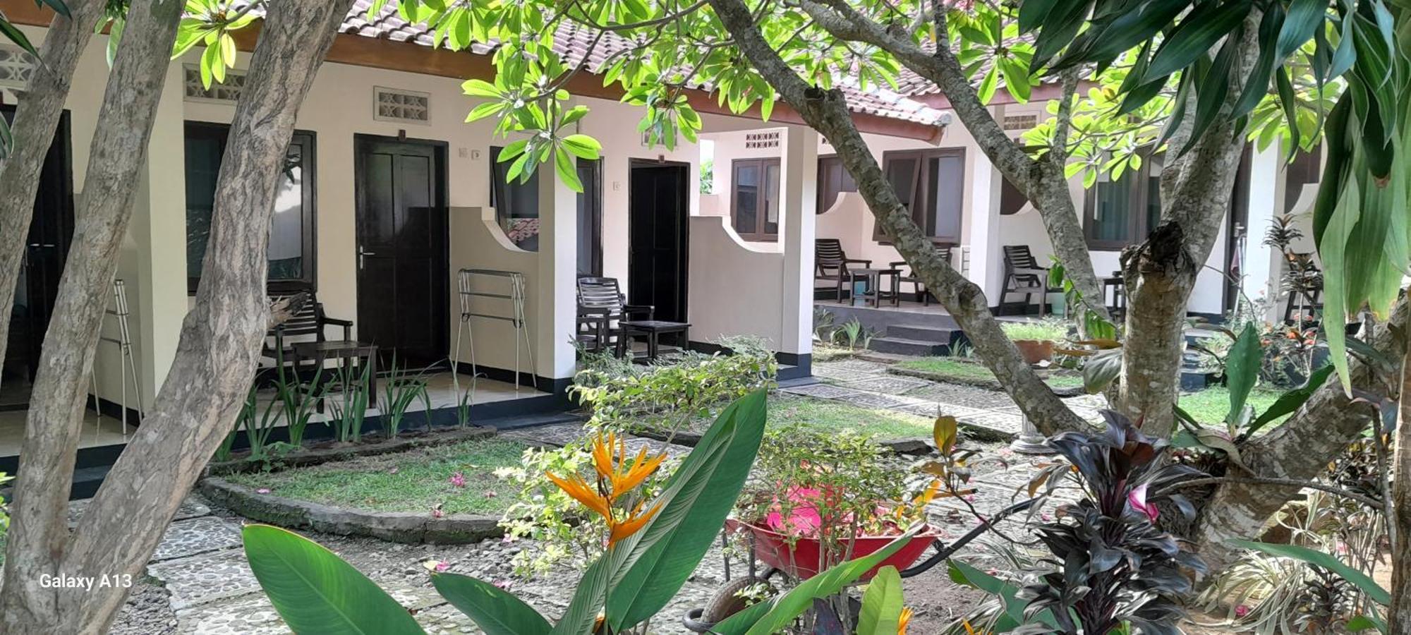 Indah Homestay And Cooking Classes Сенггиги Экстерьер фото