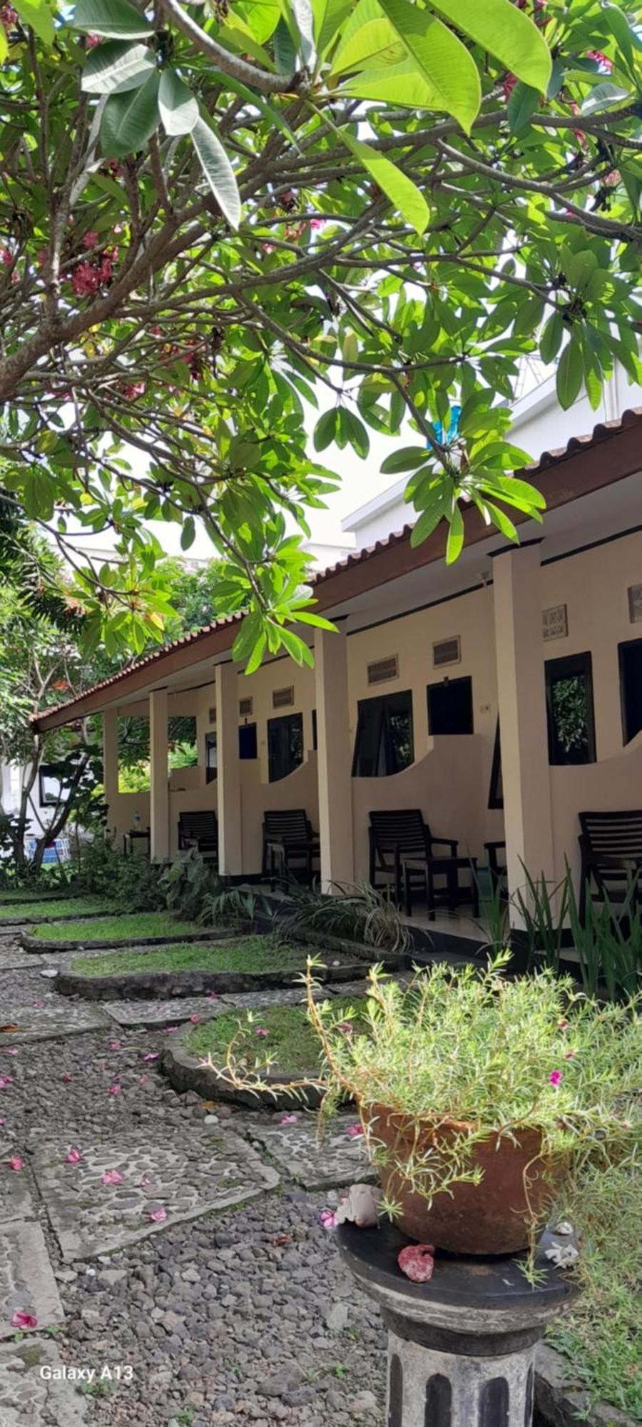 Indah Homestay And Cooking Classes Сенггиги Экстерьер фото