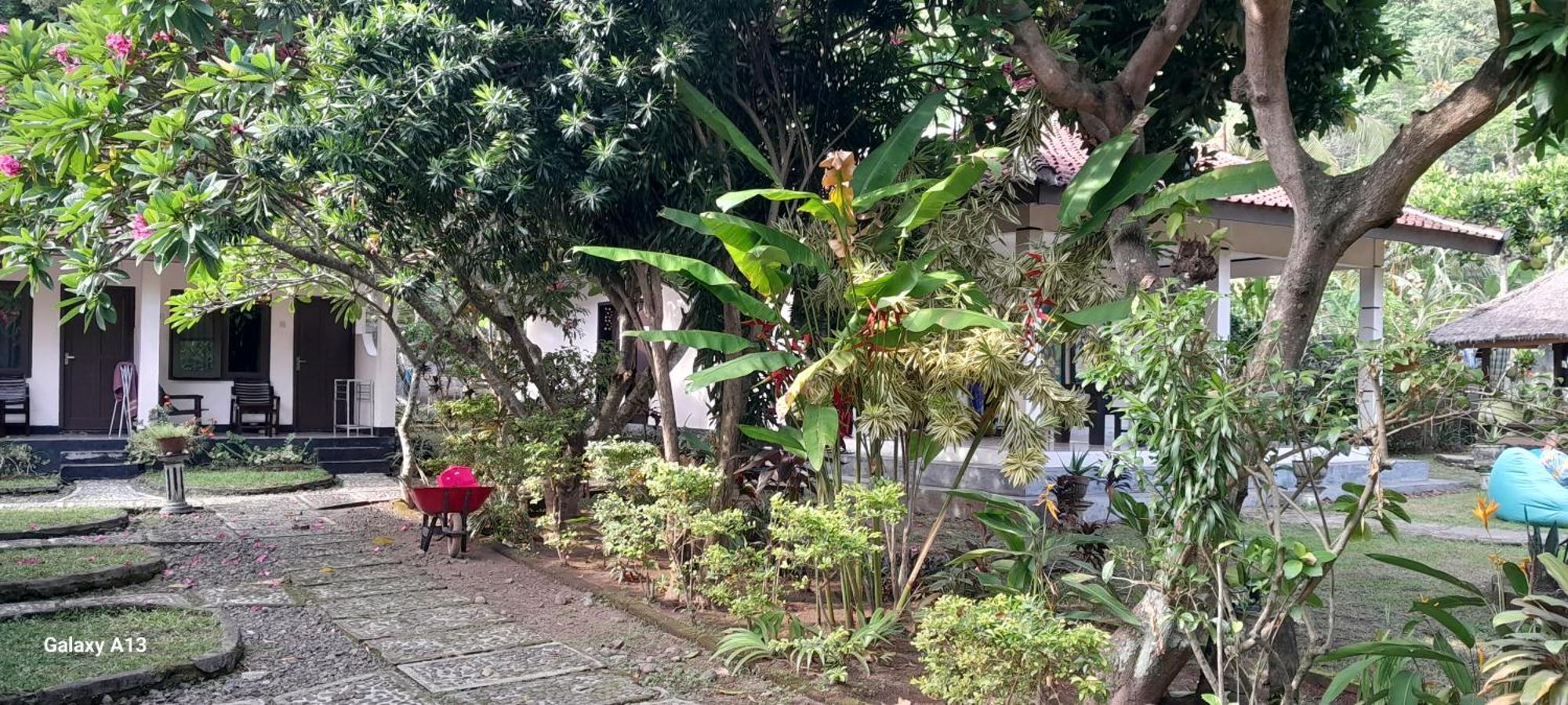 Indah Homestay And Cooking Classes Сенггиги Экстерьер фото