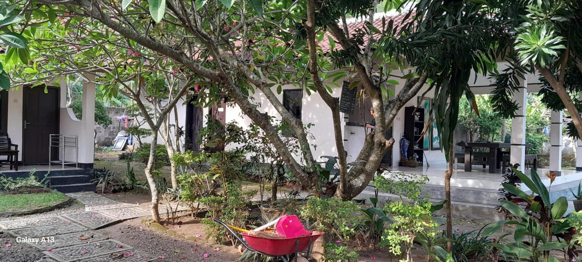 Indah Homestay And Cooking Classes Сенггиги Экстерьер фото