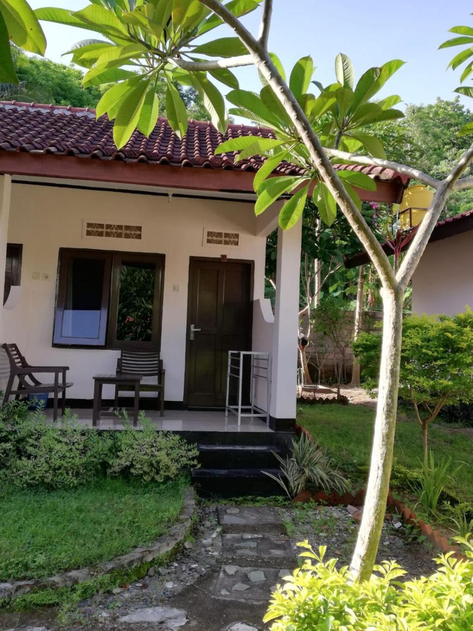 Indah Homestay And Cooking Classes Сенггиги Экстерьер фото